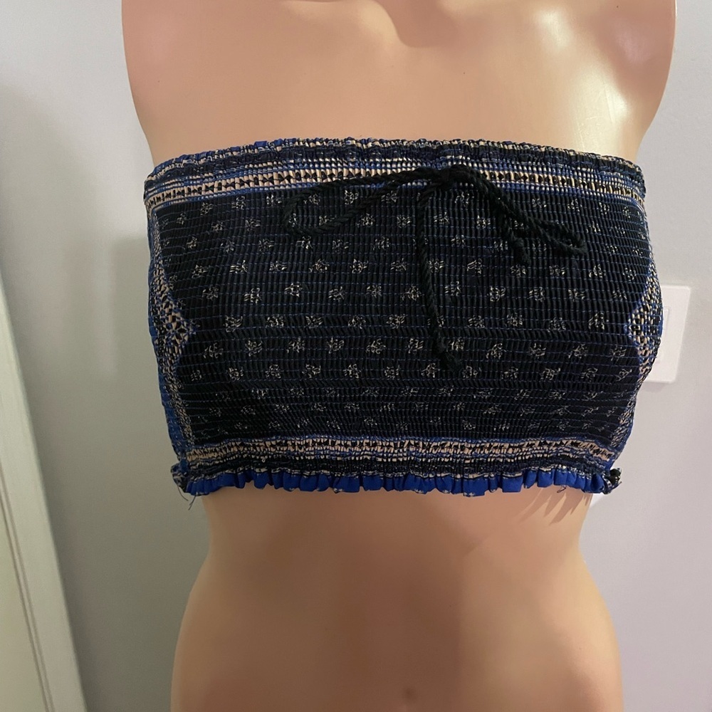 Elegant Black and Blue‎ Strapless Crop Top